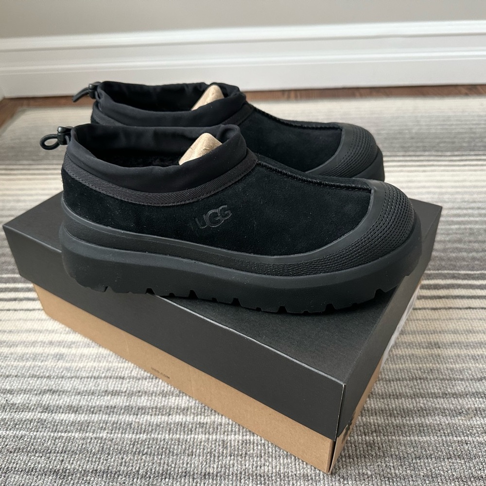UGGS TASMAN WEATHER HYBRID SHOES /BOOTS…men's size 7….  NEW IN BOX